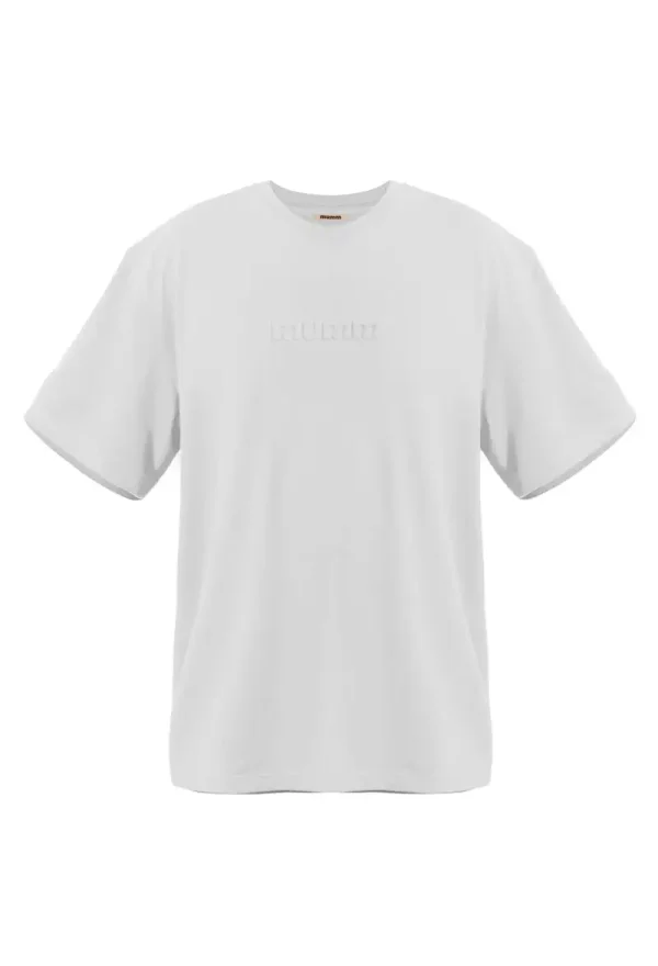 White recycled pet t-shirt with embossed logo and short sleeves